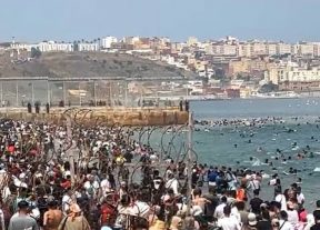 عودة جماعية لمهاجرين غير نظاميين من سبتة إلى المغرب بعد  محاولات العبور